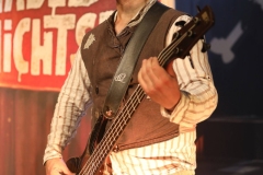 01_15JahreAggroShanty38