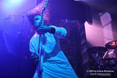 02_BloodWhite_17