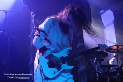 02_BloodWhite_18