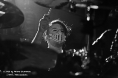 02_BloodWhite_21